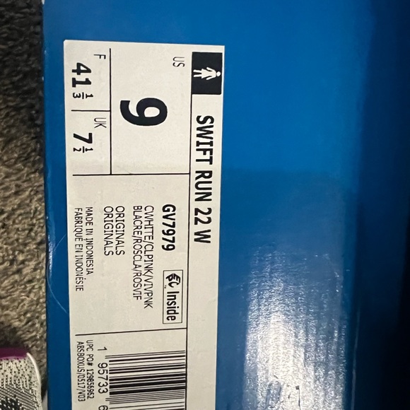 BNIB Adidas swift run 22W in pink, black and purple! Size 9. - Picture 5 of 6